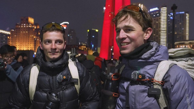 Hai người Pháp đi bộ đến Trung Quốc!- Ảnh 1.