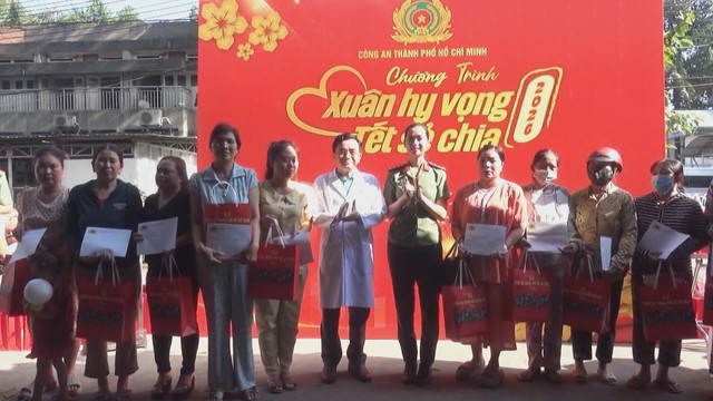 Thời sự trưa HTV ngày 9/2/2026 I Tổng Bí thư Tô Lâm thăm, chúc Tết Đảng bộ, chính quyền, nhân dân Thành phố Hồ Chí Minh - Ảnh 1.