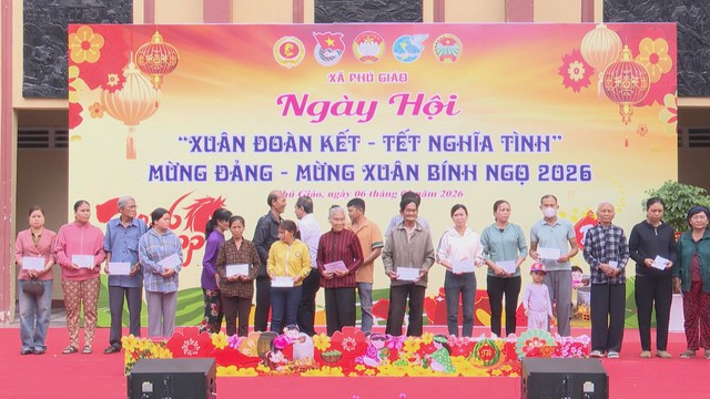 Vươn khơi - Ngày 9/2/2026 | Thành phố Hồ Chí Minh chủ động đảm bảo vé xe phục vụ người dân về quê đón Tết - Ảnh 3.
