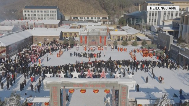 60 Giây ngày 9/2/2026 | TP. Hồ Chí Minh: Đột kích quán bar, phát hiện 17 thanh niên dương tính ma túy - Ảnh 2.