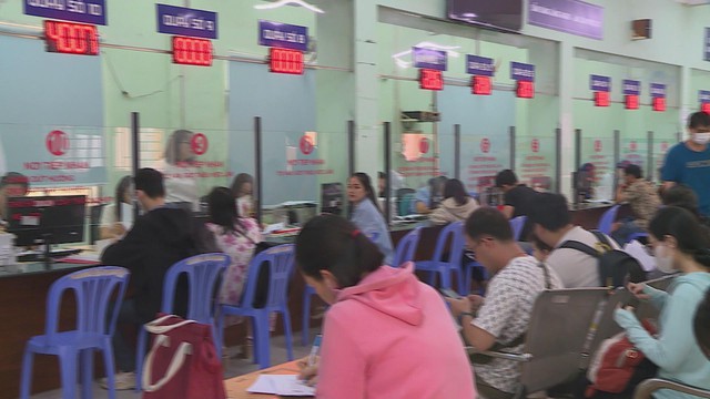 TP. Hồ Chí Minh: "Cơn khát" lao động phổ thông dịp cao điểm Tết - Ảnh 3.