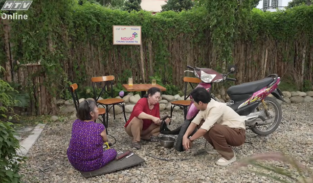 Người chung quanh ta - Tập 14: Chuyện những người phụ nữ vá xe - Ảnh 2.