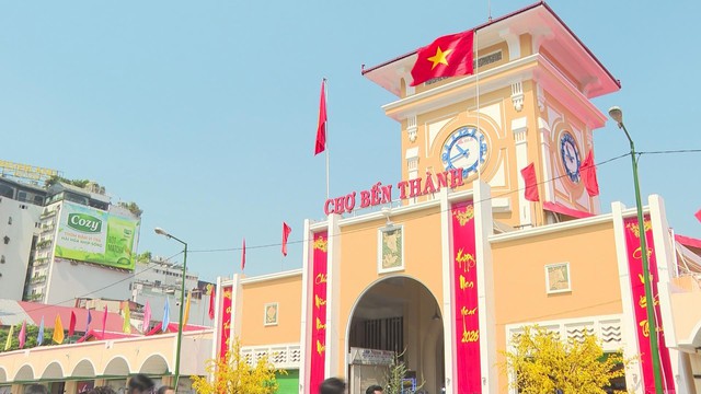 TP. Hồ Chí Minh: Rộn ràng những ngày cận Tết - Ảnh 1.