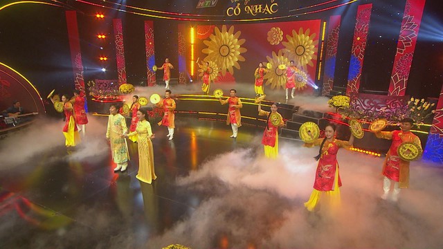 Giữ "lửa" vọng cổ giữa lòng đô thị: Hành trình mới của nghệ thuật cải lương- Ảnh 4. Giữ "lửa" vọng cổ giữa lòng đô thị: Hành trình mới của nghệ thuật cải lương- Ảnh 4.