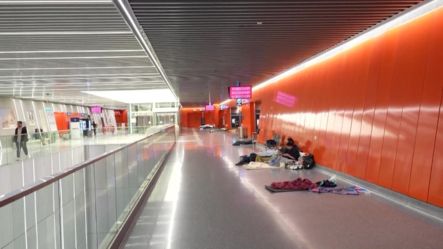 Iran tấn công nhiều khu vực tại Trung Đông  - Ảnh 1.