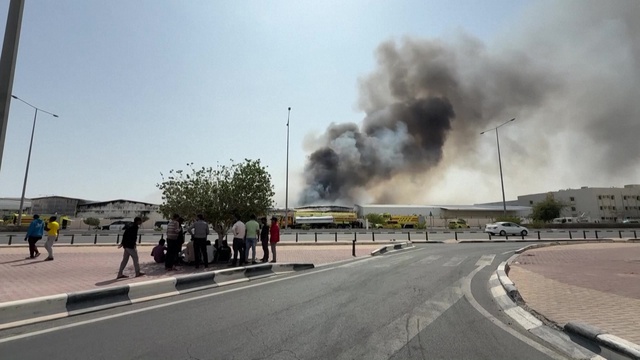 Iran tấn công nhiều khu vực tại Trung Đông  - Ảnh 3.