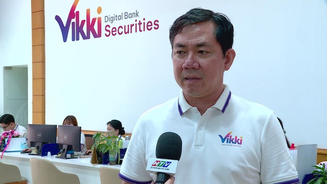 Thị trường chứng khoán Việt Nam trải qua phiên giảm mạnh nhất lịch sử - Ảnh 2.