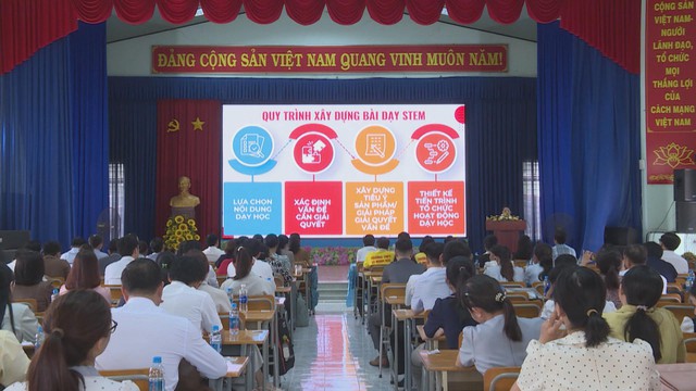 Vươn khơi - Ngày 10/3/2026 | Phối hợp tuyên truyền bầu cử cho ngư dân trên biển - Ảnh 3.