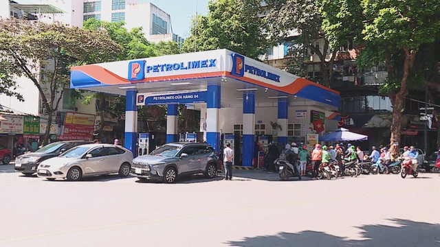 60 Giây ngày 10/3/2026 | Chính phủ giảm thuế nhập khẩu một số mặt hàng xăng dài xuống 0% - Ảnh 1.