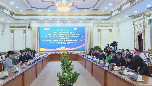 UBND TP. Hồ Chí Minh và JETRO ký kết Bản ghi nhớ hợp tác - Ảnh 1.