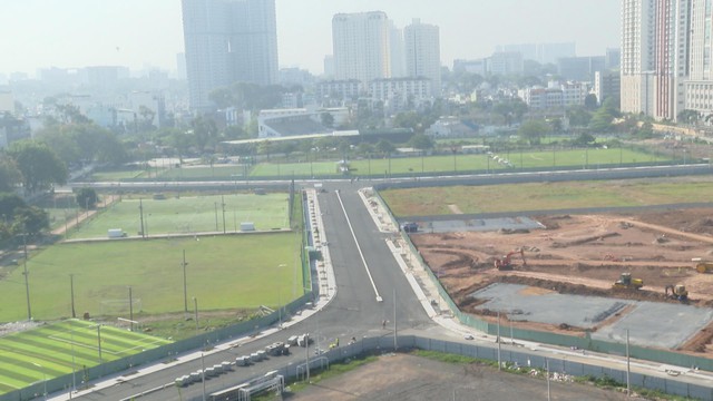 Bí thư Thành ủy TP. Hồ Chí Minh kiểm tra thực địa các dự án tại Trường đua Phú Thọ. - Ảnh 2.