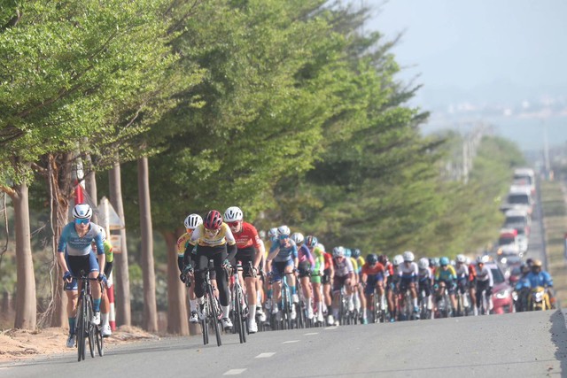 Xe đạp nữ Việt Nam tích cực hướng đến ASIAD 2026 Nagoya - Ảnh 1.