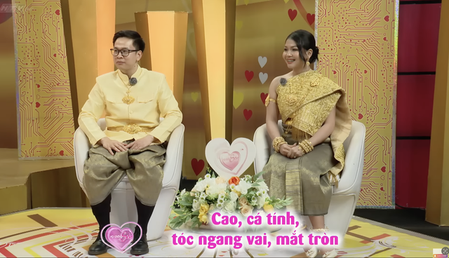 Vợ chồng son - Tập 8: Chuyện tình xuyên biên giới và những màn "bóc phốt" dở khóc dở cười - Ảnh 3.