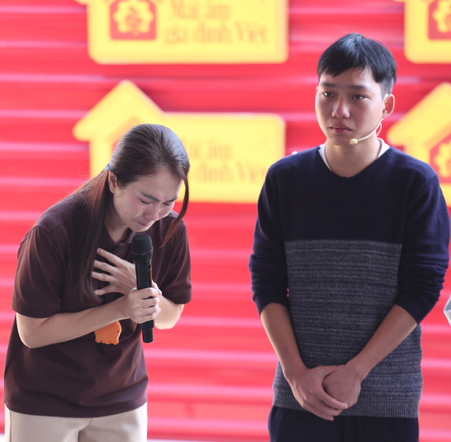 Mái ấm gia đình Việt: Cha mất vì đột tử, ba anh em bật khóc sợ mất mẹ - Ảnh 5.