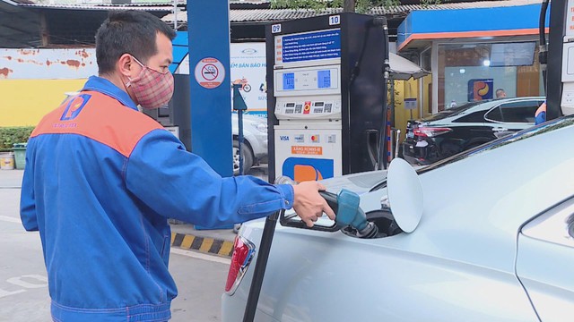 60 giây ngày 13/3/2026 I Giá xăng RON95 tăng 335 đồng, dầu tăng 2.500 đồng/lít - Ảnh 2.