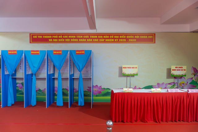 [Trực tiếp] Cầu truyền hình “Ngày hội non sông”: Nhiều gia đình cùng nhau đi bầu - Ảnh 2.