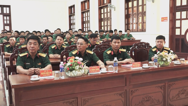 Cán bộ, chiến sĩ Quân đoàn 34 tích cực tham gia ngày hội bầu cử - Ảnh 1.