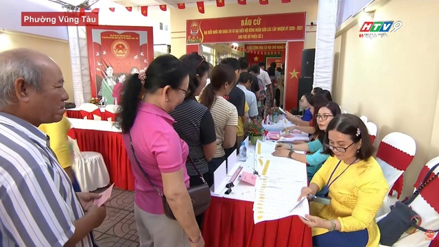 [Trực tiếp] Cầu truyền hình “Ngày hội non sông”: Nhiều gia đình cùng nhau đi bầu - Ảnh 13.