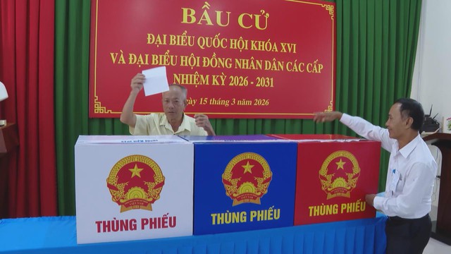 Cử tri đồng bào Châu Ro tại xã Kim Long nô nức tham gia ngày hội bầu cử - Ảnh 1.