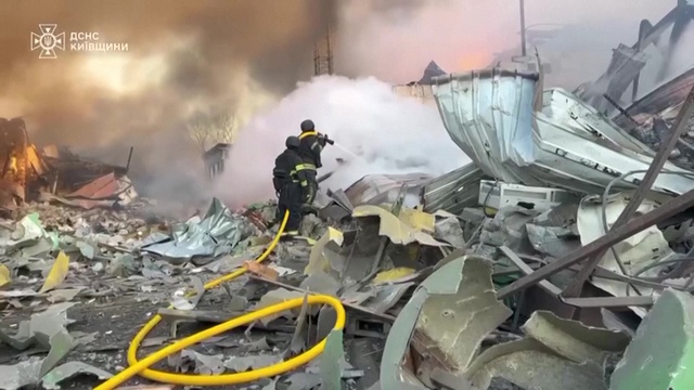 Nga bị cáo buộc tấn công quy mô lớn vào Ucraina - Ảnh 1.