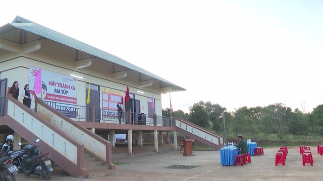 Cử tri các dân tộc tại Quảng Ngãi nô nức tham gia ngày hội bầu cử - Ảnh 1.