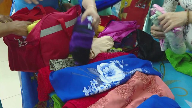 TP. Hồ Chí Minh lan tỏa mô hình “Tủ áo dài yêu thương” - Ảnh 3.