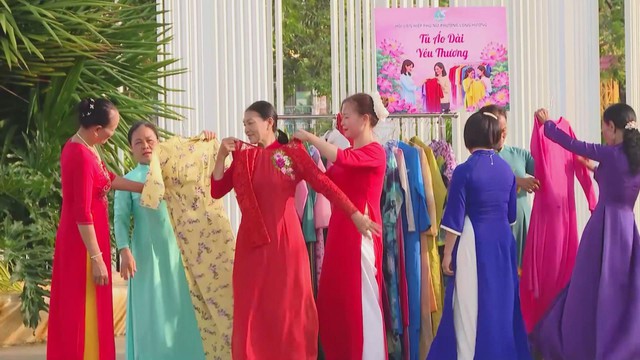 TP. Hồ Chí Minh lan tỏa mô hình “Tủ áo dài yêu thương” - Ảnh 2.