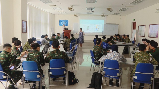 Khai mạc khóa huấn luyện phụ nữ, hòa bình và an ninh tại Việt Nam - Ảnh 5.