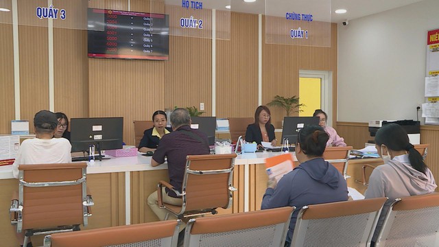 Phường Bình Phú nâng cao hiệu quả quản lý nhà nước, phục vụ người dân - Ảnh 1.