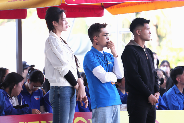 Minh Dự khóc nghẹn trong lần đầu làm MC "Mái ấm gia đình Việt" - Ảnh 5.