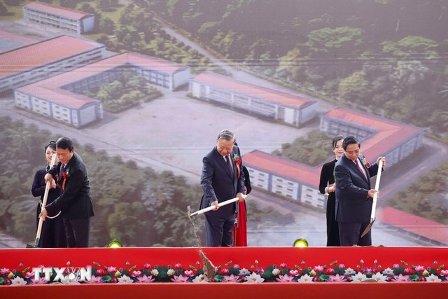 Tổng Bí thư: Đưa Trường Phổ thông nội trú thành "cột mốc mềm" về giáo dục vùng biên - Ảnh 1.