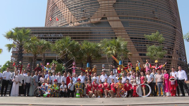 Bàn giao và đưa vào vận hành công trình rạp xiếc và biểu diễn đa năng Phú Thọ - Ảnh 1.