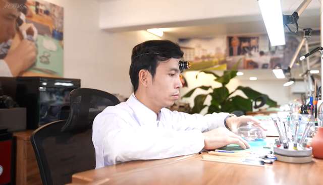 Người chung quanh ta: Chuyện nghề của "bác sĩ đồng hồ" Đặng Văn Trường - Ảnh 1.