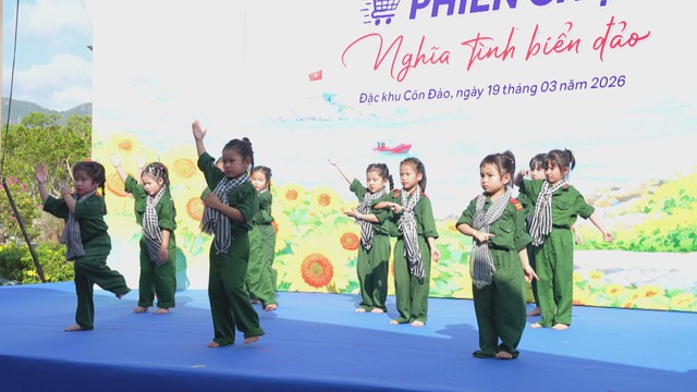 Saigon Co.op tổ chức “phiên chợ nghĩa tình biển đảo” tại đặc khu côn đảo - Ảnh 3.