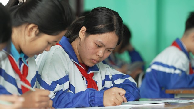 Mái ấm gia đình Việt: Không có cha, cô bé sống trong nỗi lo bơ vơ khi mẹ bệnh - Ảnh 7.