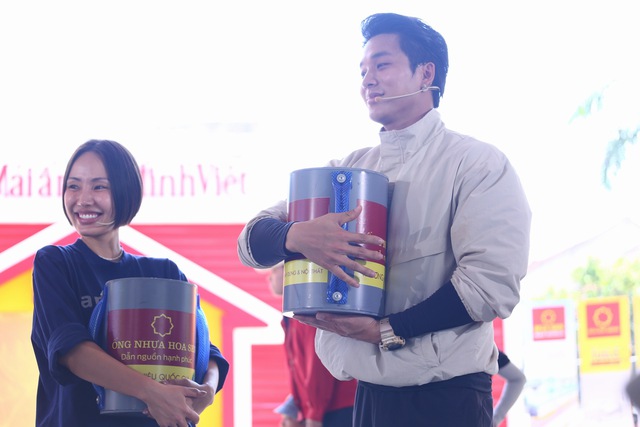 "Mái ấm gia đình Việt" khởi quay ngày đầu tiên tại Đăk Lăk - Ảnh 7. "Mái ấm gia đình Việt" khởi quay ngày đầu tiên tại Đăk Lăk - Ảnh 7.