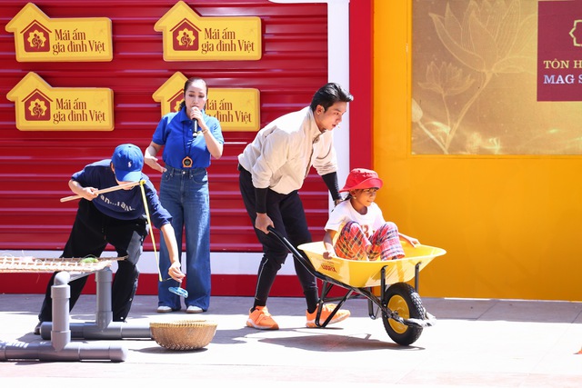 "Mái ấm gia đình Việt" khởi quay ngày đầu tiên tại Đăk Lăk - Ảnh 6. "Mái ấm gia đình Việt" khởi quay ngày đầu tiên tại Đăk Lăk - Ảnh 6.