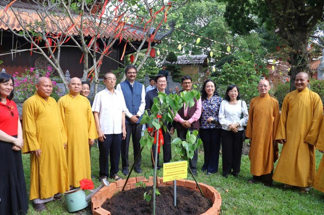 Tổng Lãnh sự Ấn Độ tại TP. Hồ Chí Minh đến thăm Khu Di tích Giồng Dứa- Ảnh 3.