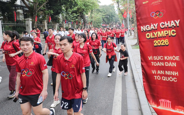 Hơn 15.000 người tham gia Ngày chạy Olympic 2026 tại Hà Nội, lan tỏa phong trào rèn luyện toàn dân - Ảnh 9.