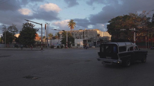 Cuba nỗ lực không phục lưới điện quốc gia - Ảnh 2.