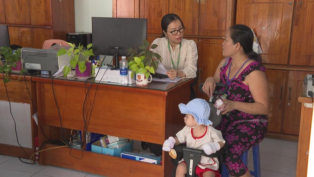 Những “ngọn đèn” âm thầm trong hành trình vượt qua bóng tối - Ảnh 2.