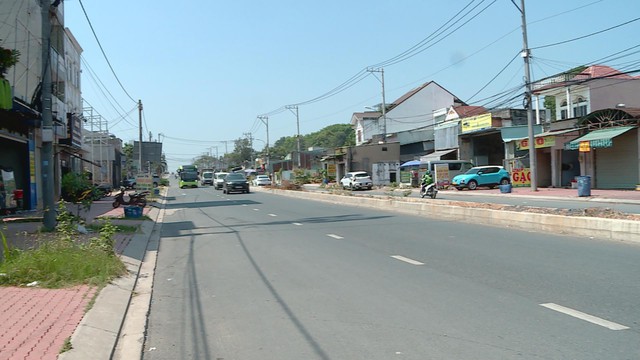 Đẩy nhanh tiến độ hoàn thiện dự án đường Hoàng Hữu Nam sau 10 năm triển khai - Ảnh 2.