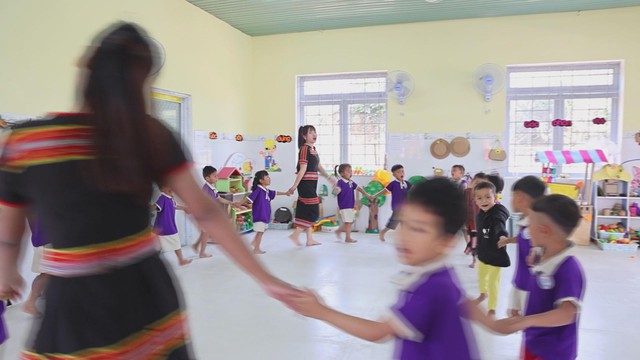 Ngôi trường mới giữa vùng sạt lở: Gieo hy vọng cho trẻ em Phước Chánh - Ảnh 4.