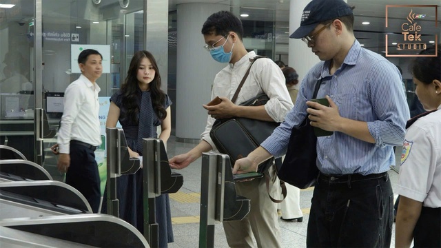 Apple Express ra mắt: Đi metro nhanh hơn, “chạm là qua”, chưa đầy 2 giây soát vé - Ảnh 4.