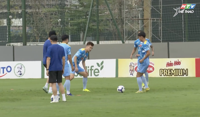 Đội tuyển Việt Nam tích cực rèn quân: Chờ đợi màn chào sân của các nhân tố nhập tịch - Ảnh 2.