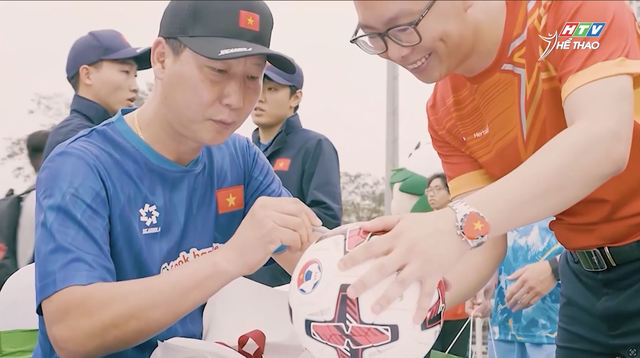 Đội tuyển Việt Nam tích cực rèn quân: Chờ đợi màn chào sân của các nhân tố nhập tịch - Ảnh 3.