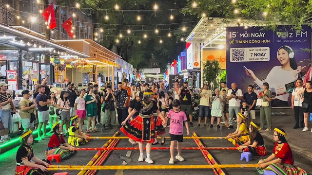 Đường Sách TP. Hồ Chí Minh: Doanh thu hơn 62 tỉ đồng, bước vào giai đoạn phát triển mới - Ảnh 1.