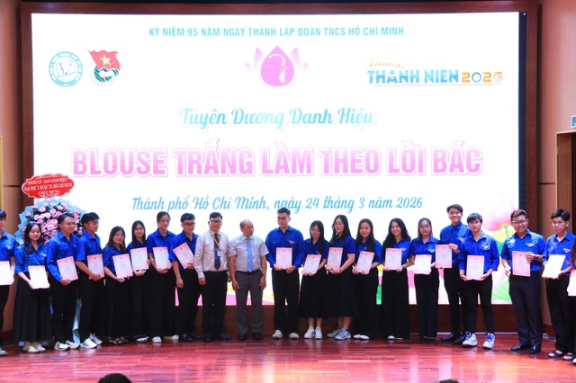 Đại học Y Dược TP. Hồ Chí Minh tuyên dương danh hiệu “Blouse trắng làm theo lời Bác” - Ảnh 6.