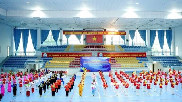 Giao lưu thể dục dưỡng sinh kỷ niệm 80 năm Ngày thể thao Việt Nam - Ảnh 1.