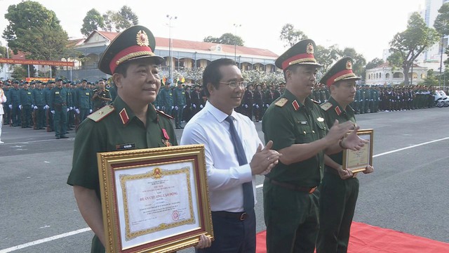 Lực lượng vũ trang TP. Hồ Chí Minh: khí thế quyết tâm trong ngày ra quân huấn luyện 2026 - Ảnh 8.